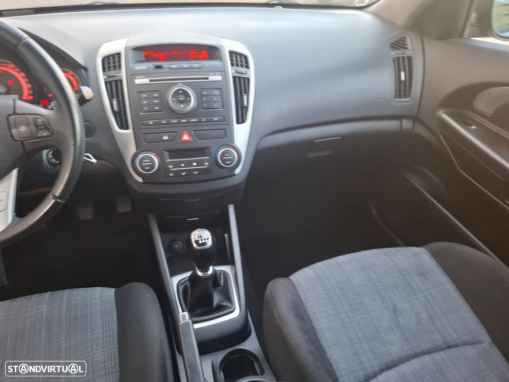 Kia Ceed 1.6 CRDi EX Eco - 9