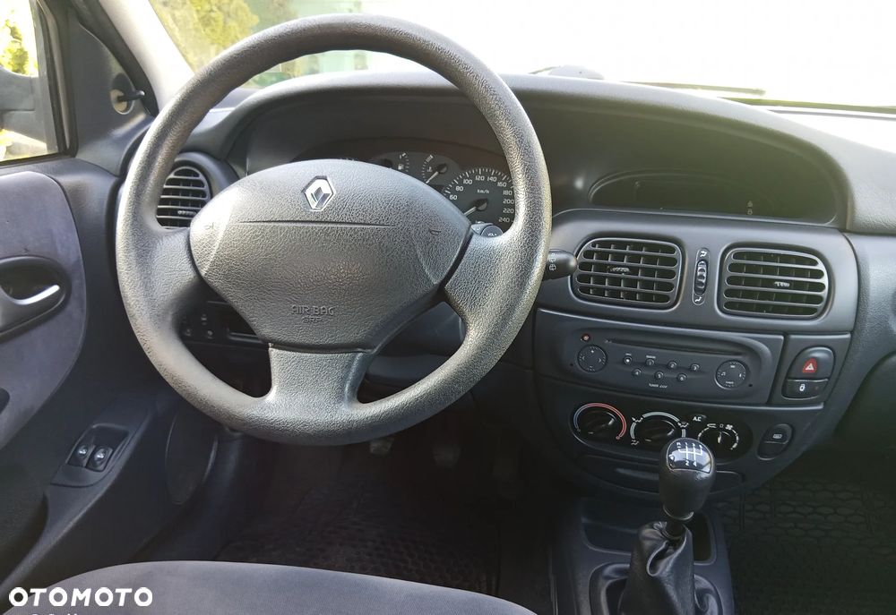 Renault Megane 1.4 16V Authentique - 9