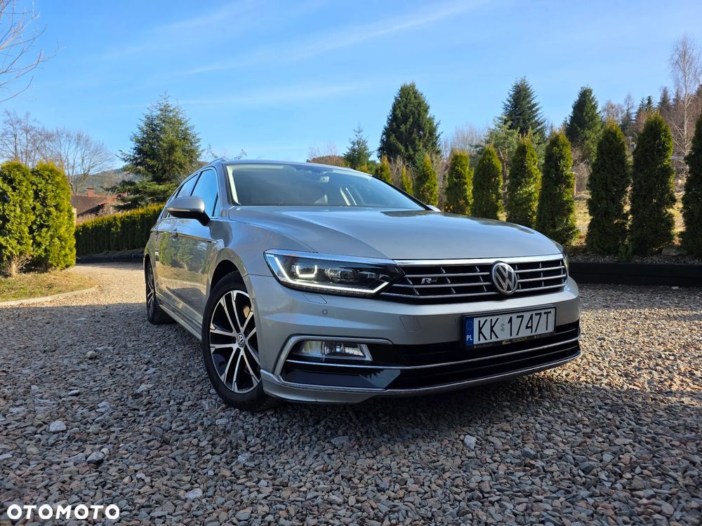 Volkswagen Passat - 1