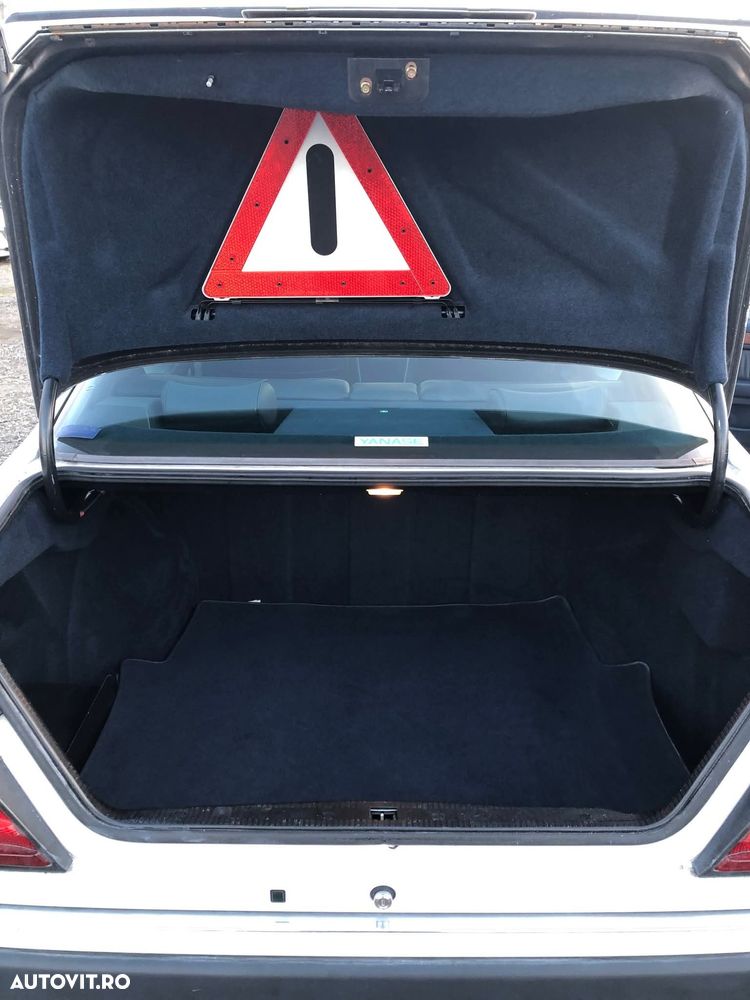 Mercedes-Benz W124 - 23