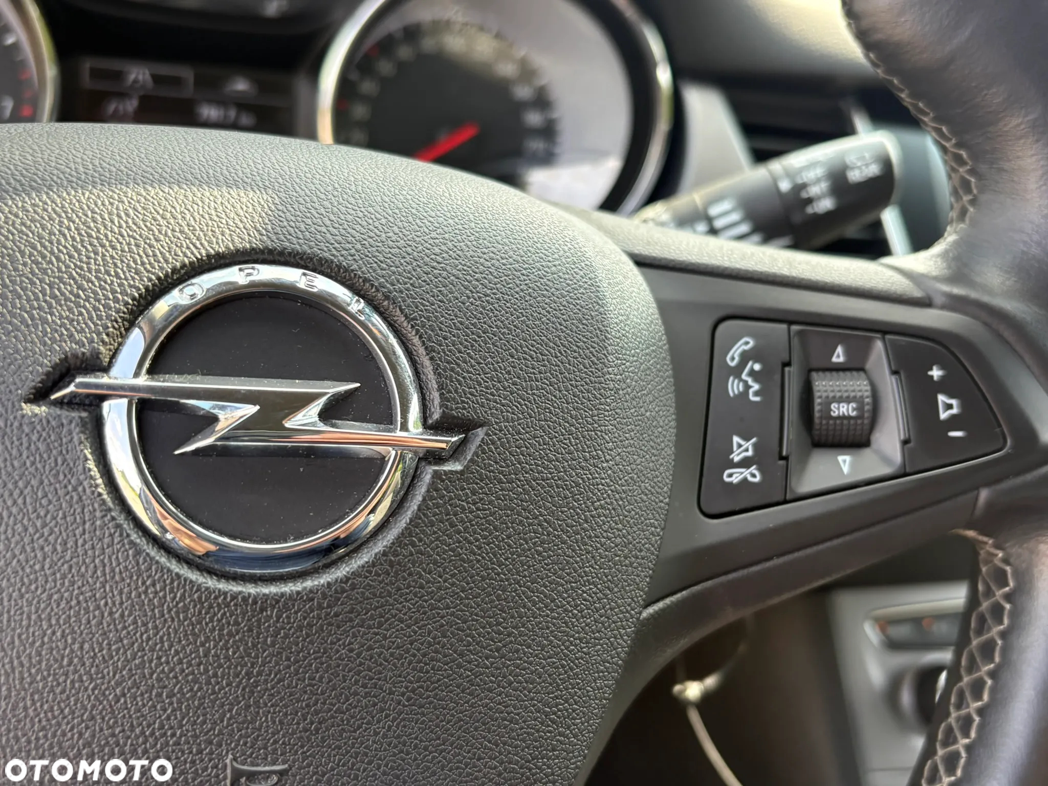 Opel Astra 1.4 Turbo Business - 26