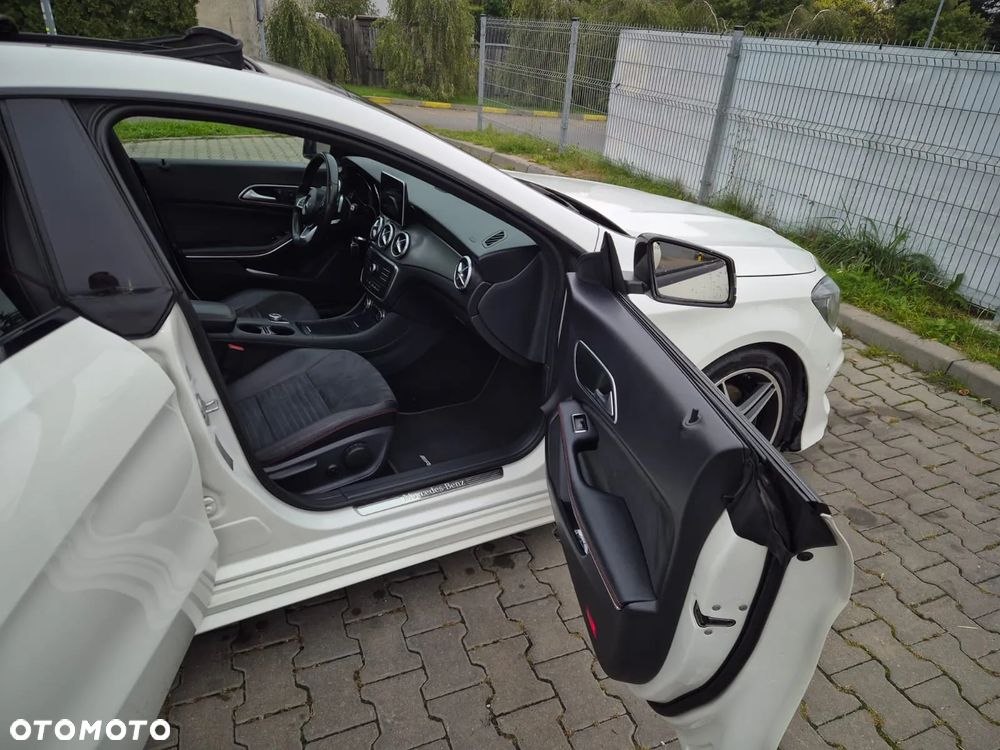 Mercedes-Benz CLA 250 4-Matic AMG Line - 9