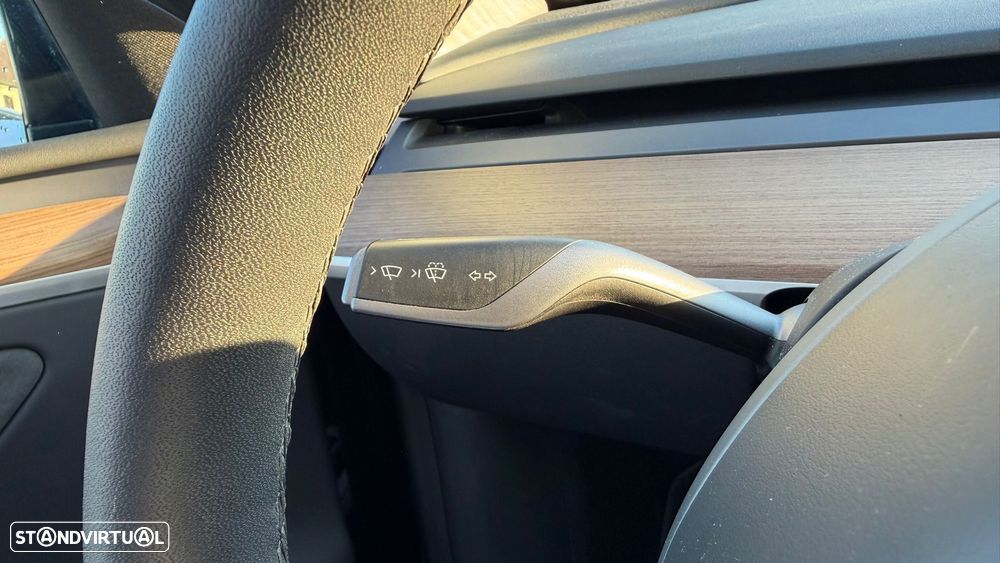 Tesla Model Y Performance Tração Integral - 27
