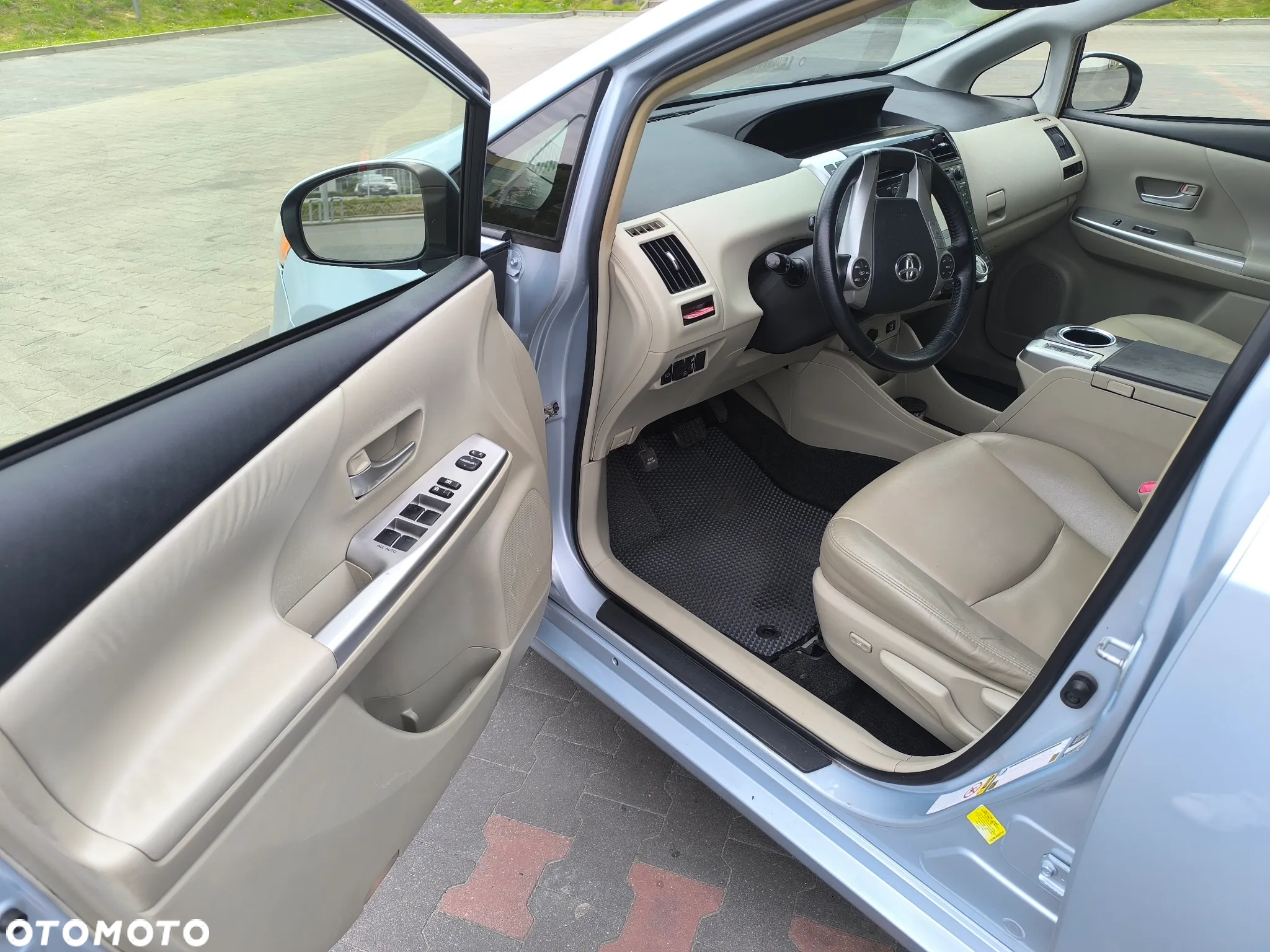 Toyota Prius+ - 7