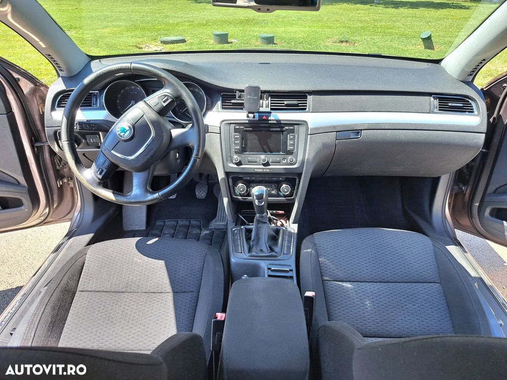 Skoda Superb 2.0 TDI Elegance - 9