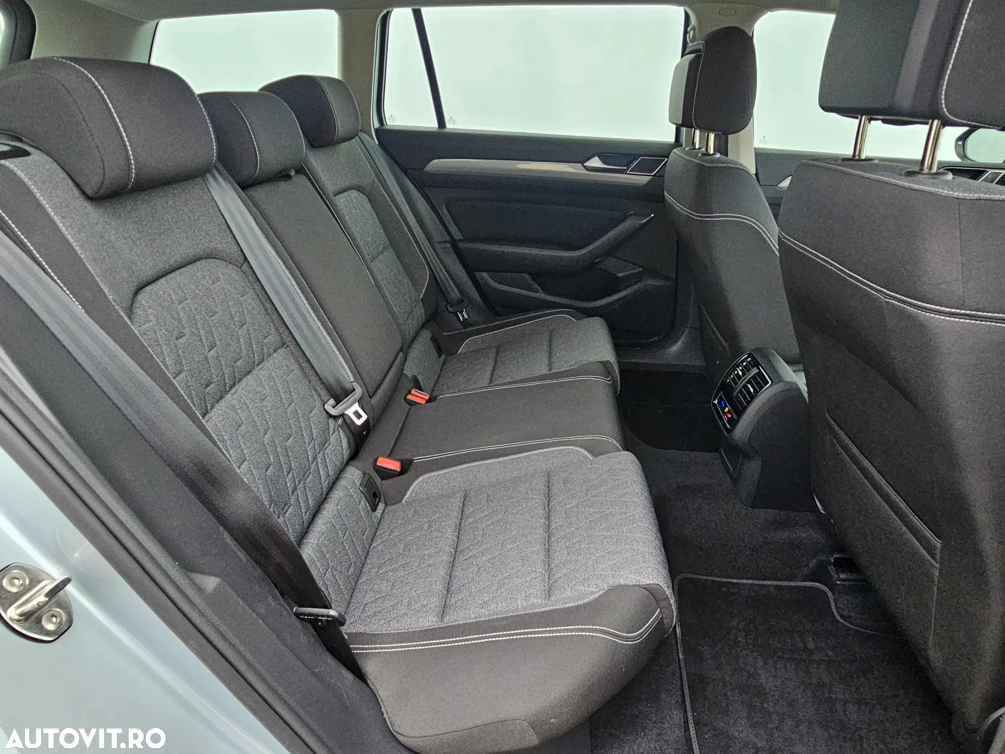 Volkswagen Passat Variant 2.0 TDI DSG Comfortline - 15