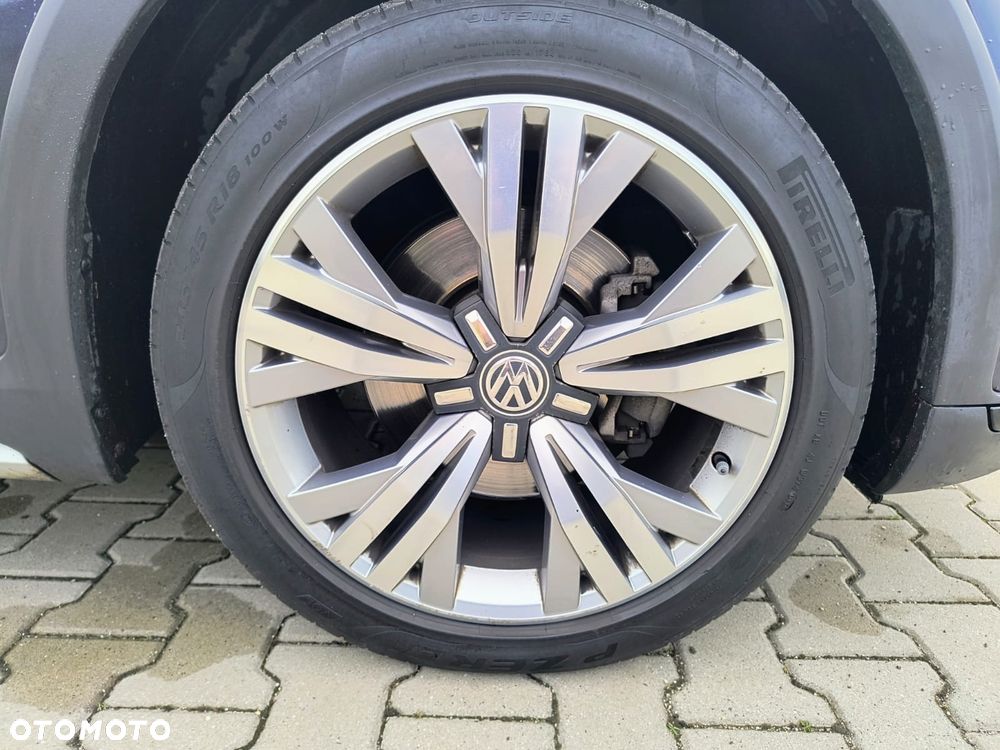 Volkswagen Passat - 32