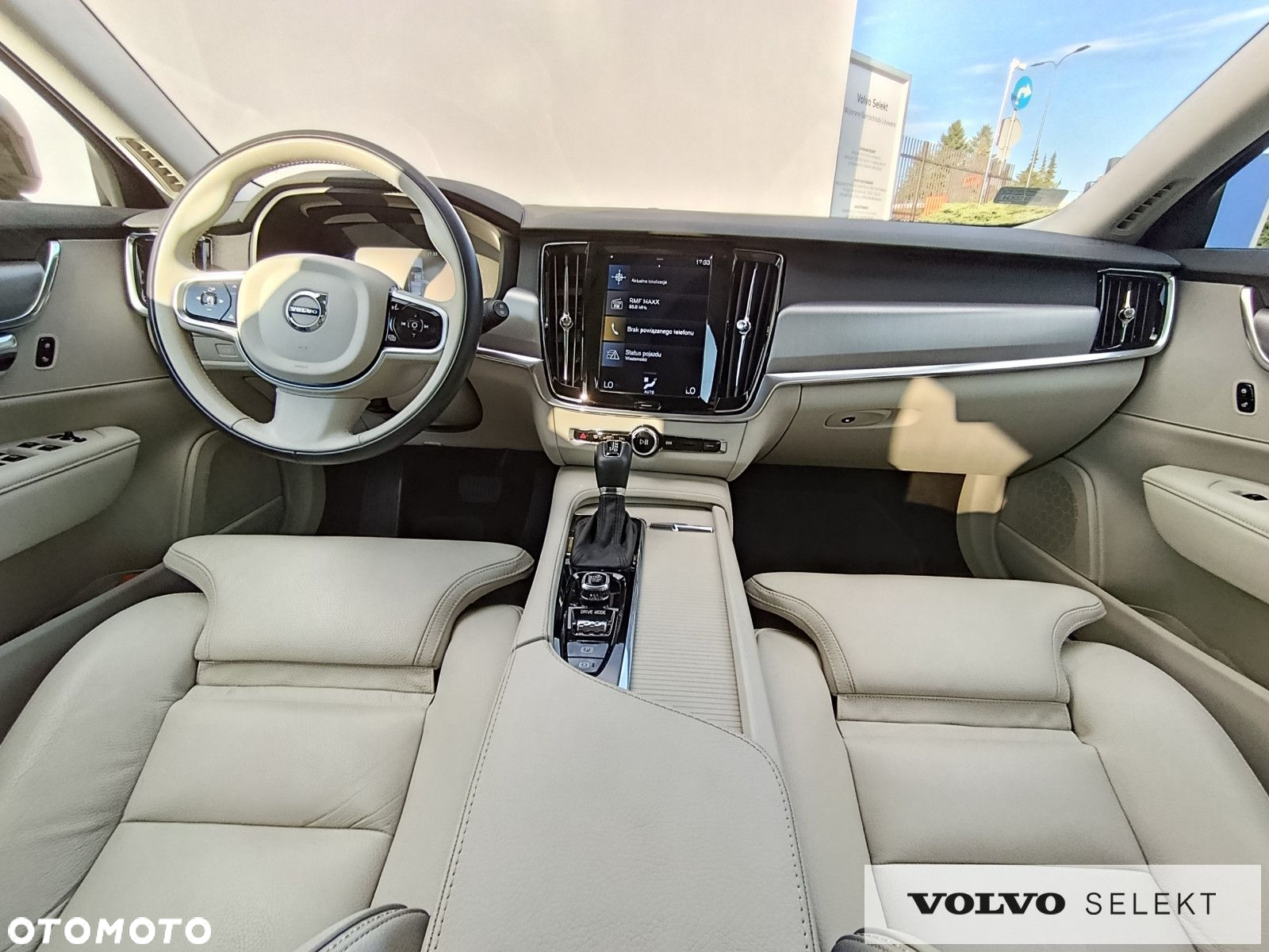 Volvo V90 Cross Country - 11