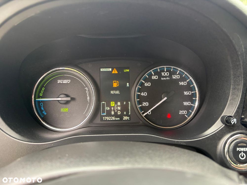 Mitsubishi Outlander - 34