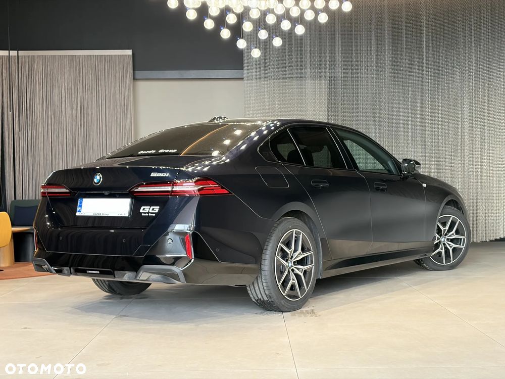 BMW Seria 5 520i mHEV M Sport - 6
