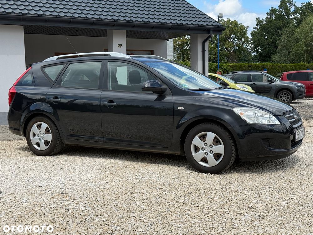 Kia Ceed 1.6 L - 8