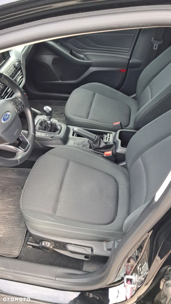 Ford Focus SW - 11