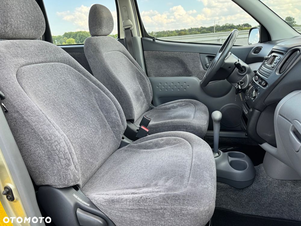 Toyota Yaris Verso 1.3 Sol - 26