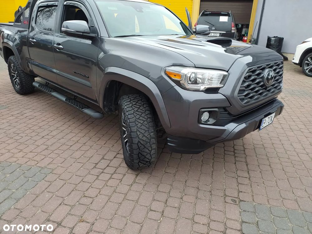Toyota Tacoma - 8