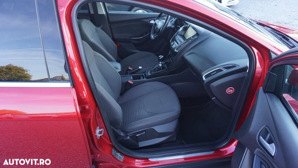 Ford Focus - 11