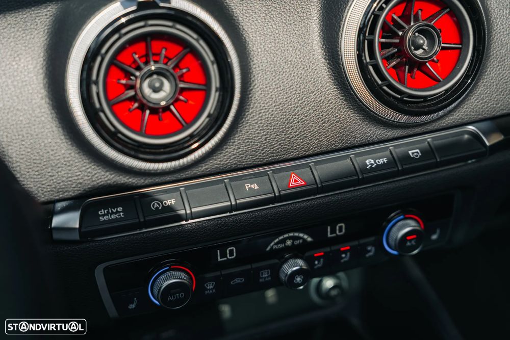 Audi RS3 Sportback 2.5 TFSI quattro S tronic - 36