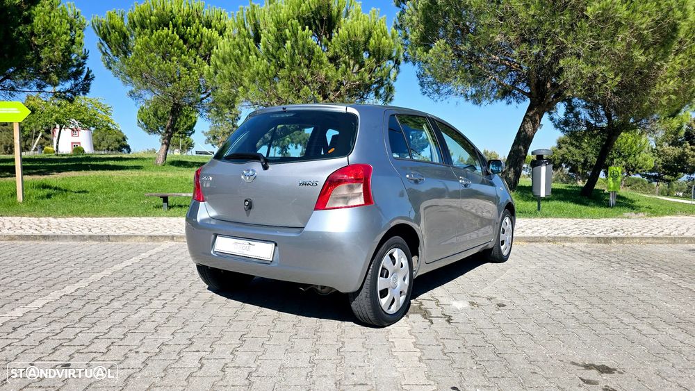 Toyota Yaris 1.0 VVT-i Sol+AC - 4