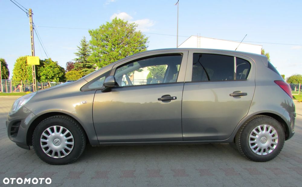 Opel Corsa 1.2 16V Cosmo - 2