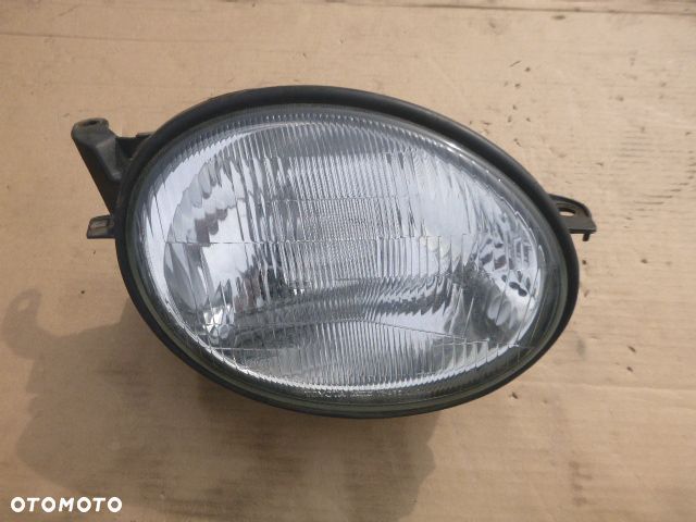 LAMPA PRAWY PRZÓD PRAWA PRZEDNIA TOYOTA COROLLA E11 - 1