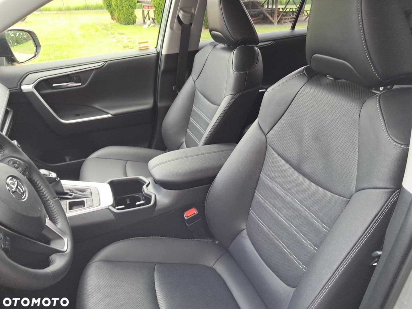Toyota RAV4 - 10