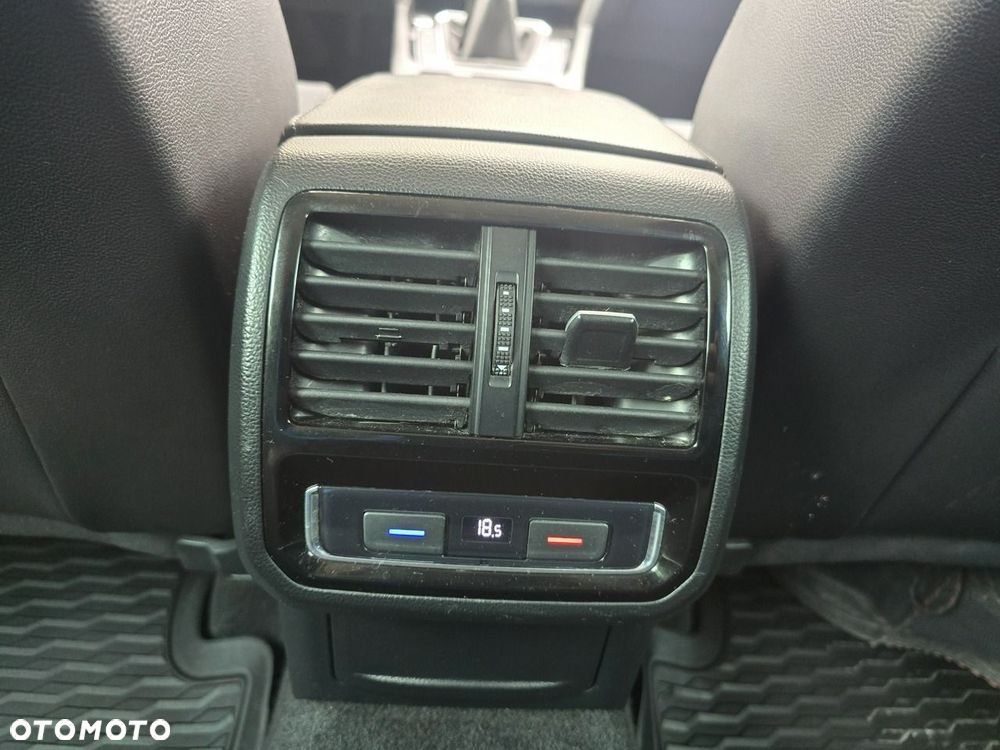 Volkswagen Passat - 22