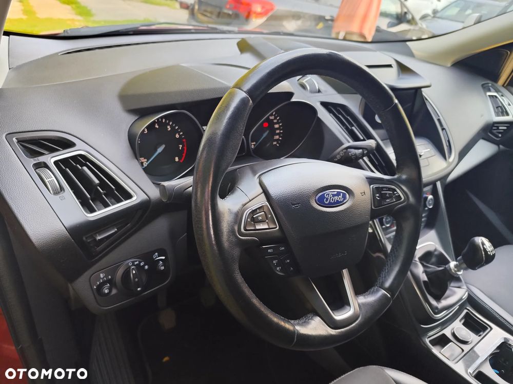 Ford Kuga - 12
