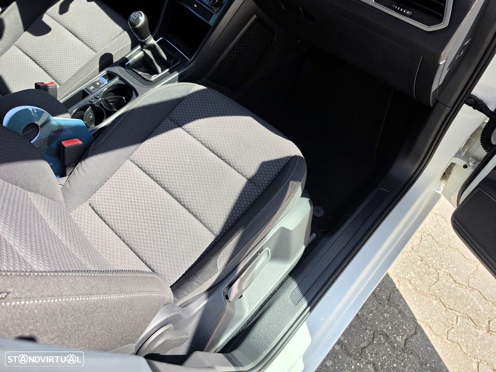 VW Touran 1.6 TDI Confortline - 33