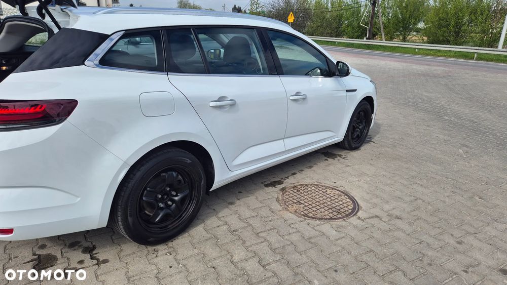 Renault Megane E-TECH 160 BUSINESS EDITION - 11