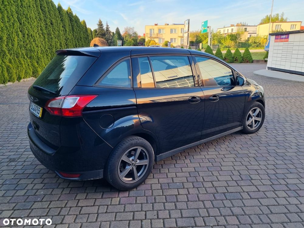 Ford Grand C-MAX - 9