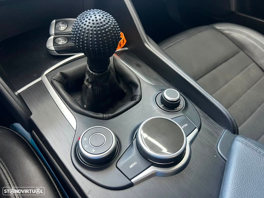Alfa Romeo Giulia 2.2 D Super - 28