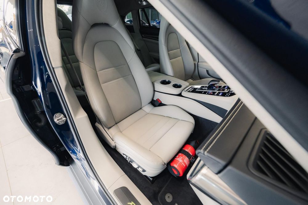 Porsche Panamera 4S E-Hybrid - 16