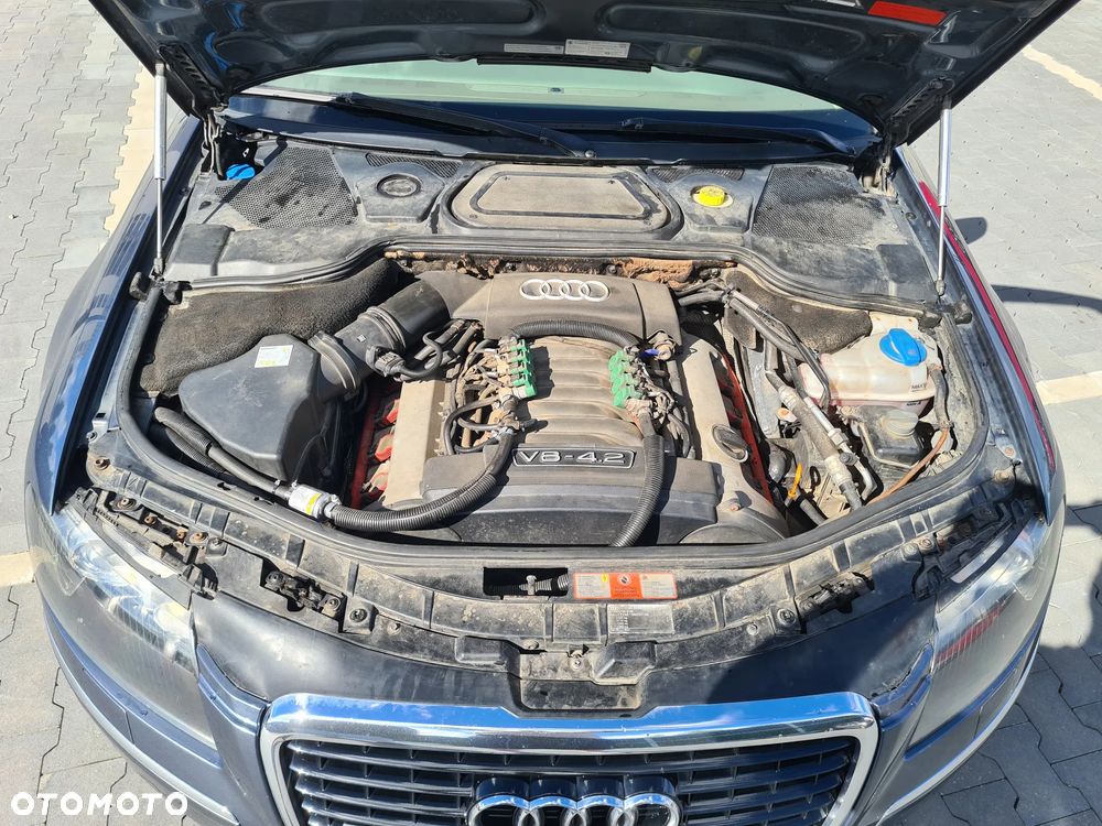Audi A8 4.2 Quattro - 10