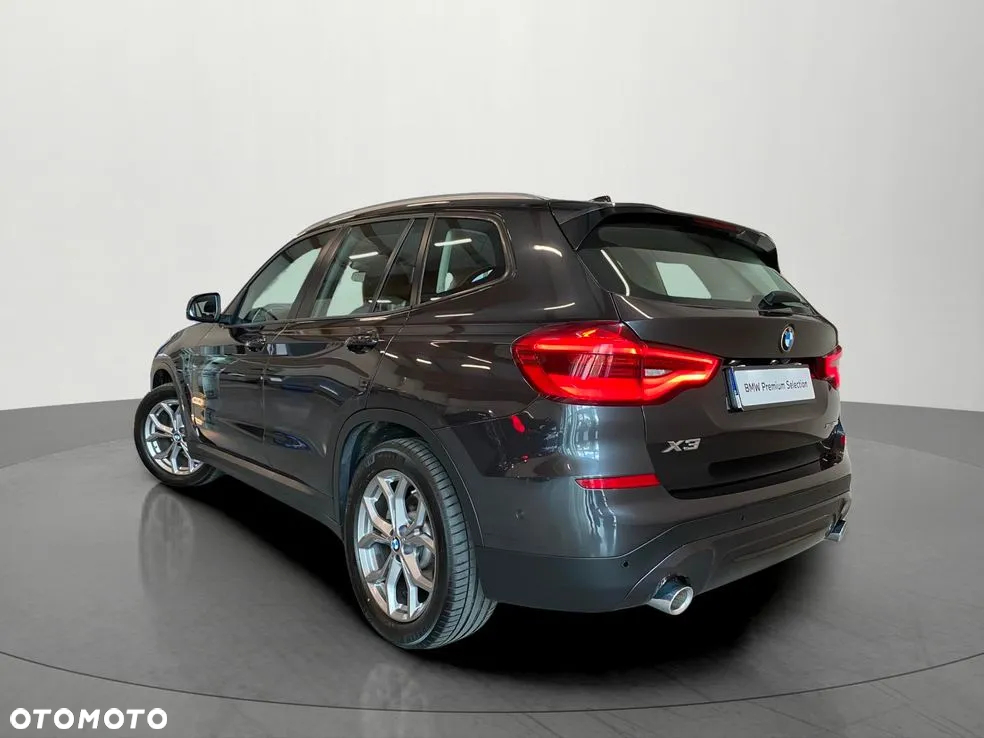 BMW X3 xDrive20d Advantage - 4