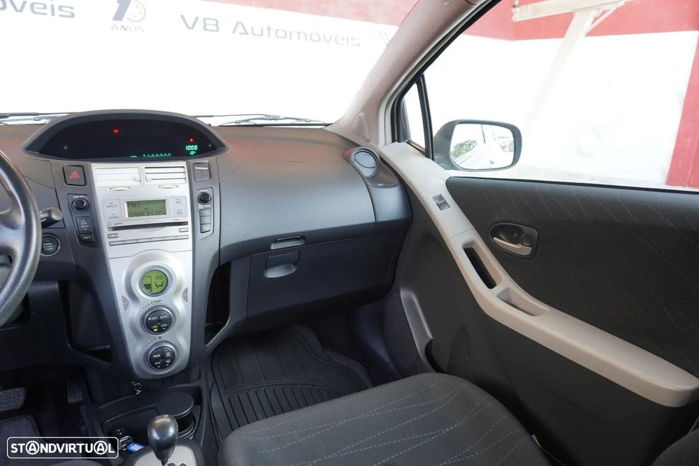 Toyota Yaris 1.0 VVT-i Sol High Pack MMT - 10