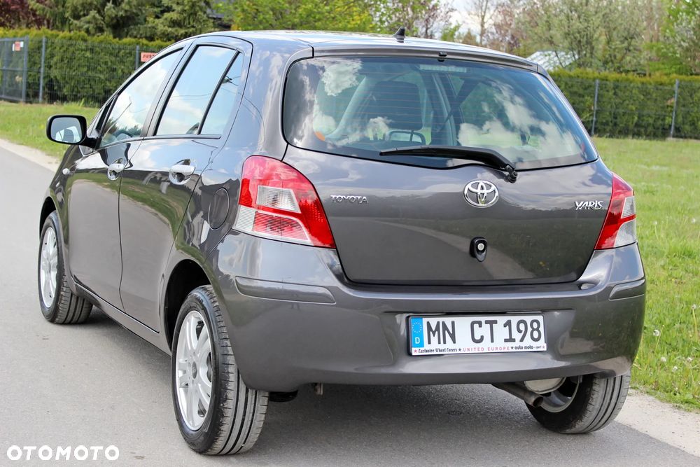 Toyota Yaris 1.33 VVT-i Executive - 7