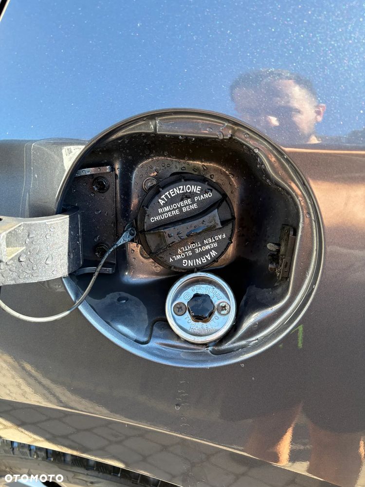 Hyundai Elantra 1.6 Comfort Premiere - 13