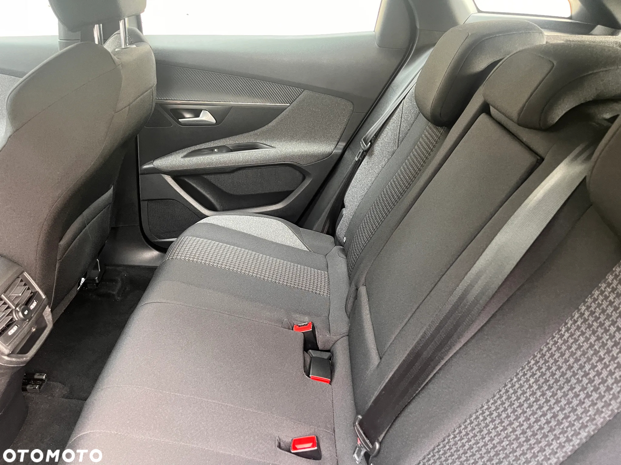 Peugeot 3008 PureTech 130 Stop & Start GPF EAT8 Active Business-Paket - 7