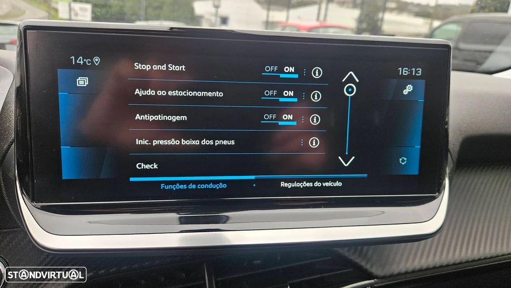 Peugeot 2008 1.5 BlueHDi Allure Pack EAT8 - 34