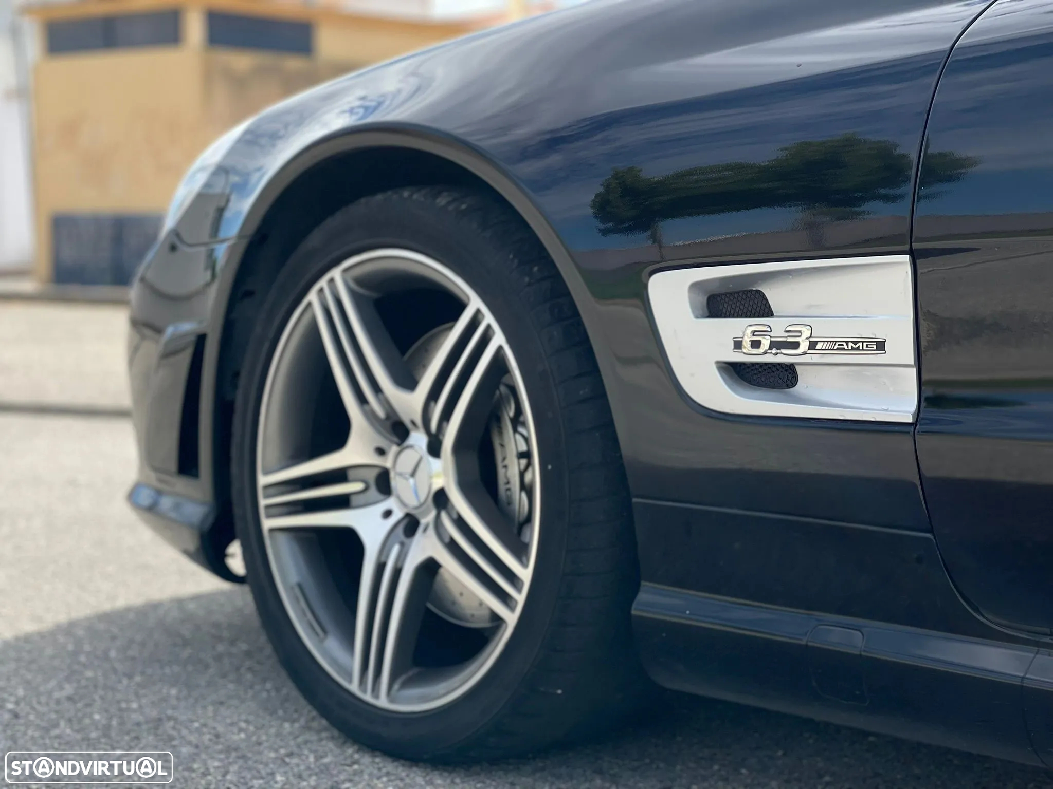 Mercedes-Benz SL 63 AMG Standard - 16