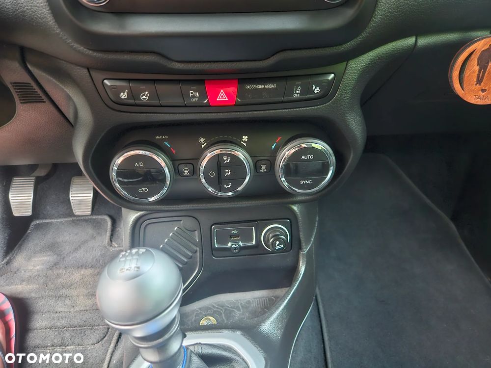 Jeep Renegade 1.4 MultiAir Limited - 37