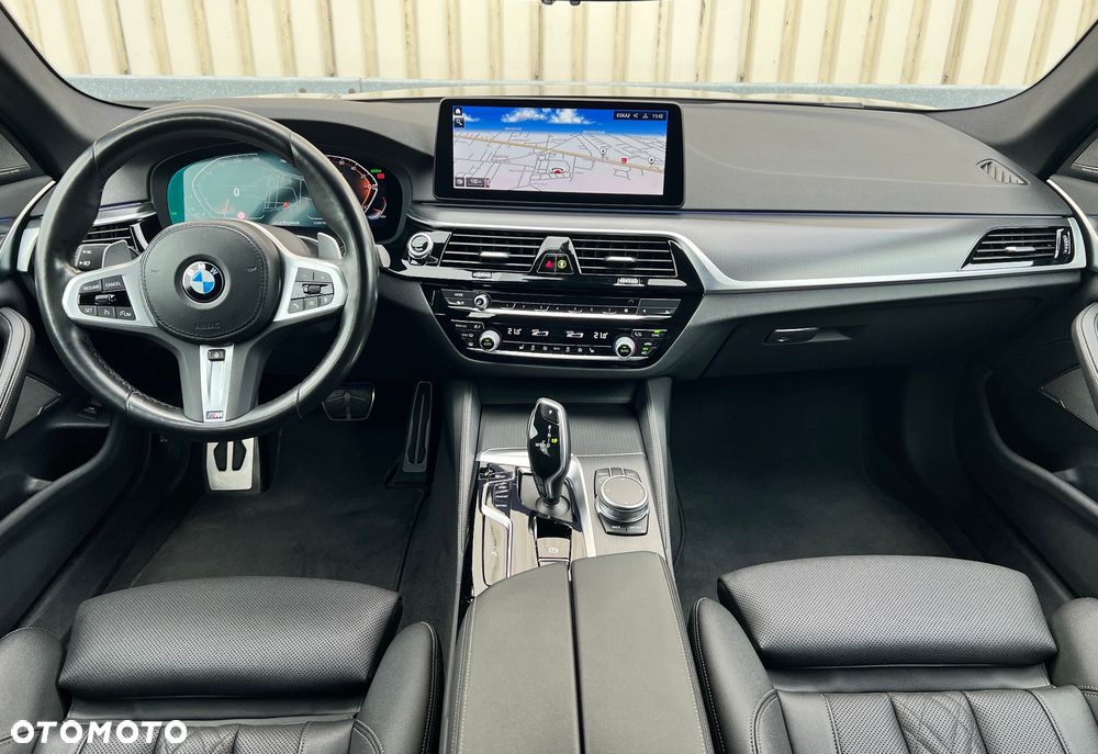 BMW Seria 5 530i xDrive M Sport sport - 9