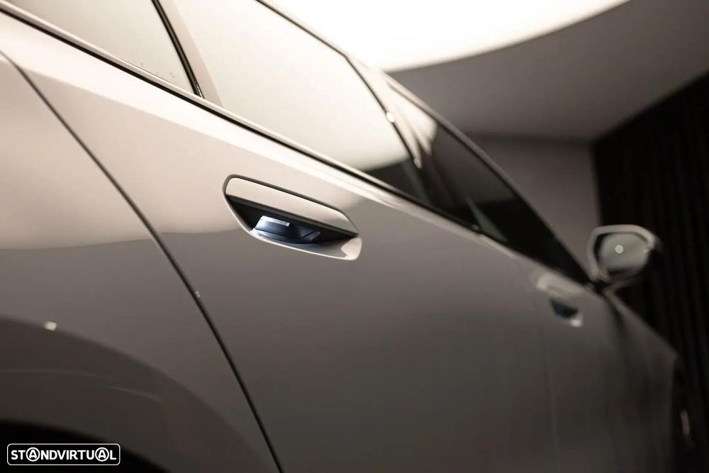 BMW 530 e Pack Desportivo M - 49
