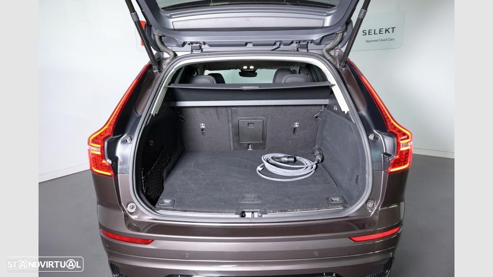 Volvo XC 60 2.0 T6 PHEV Plus Dark — fotografia 21