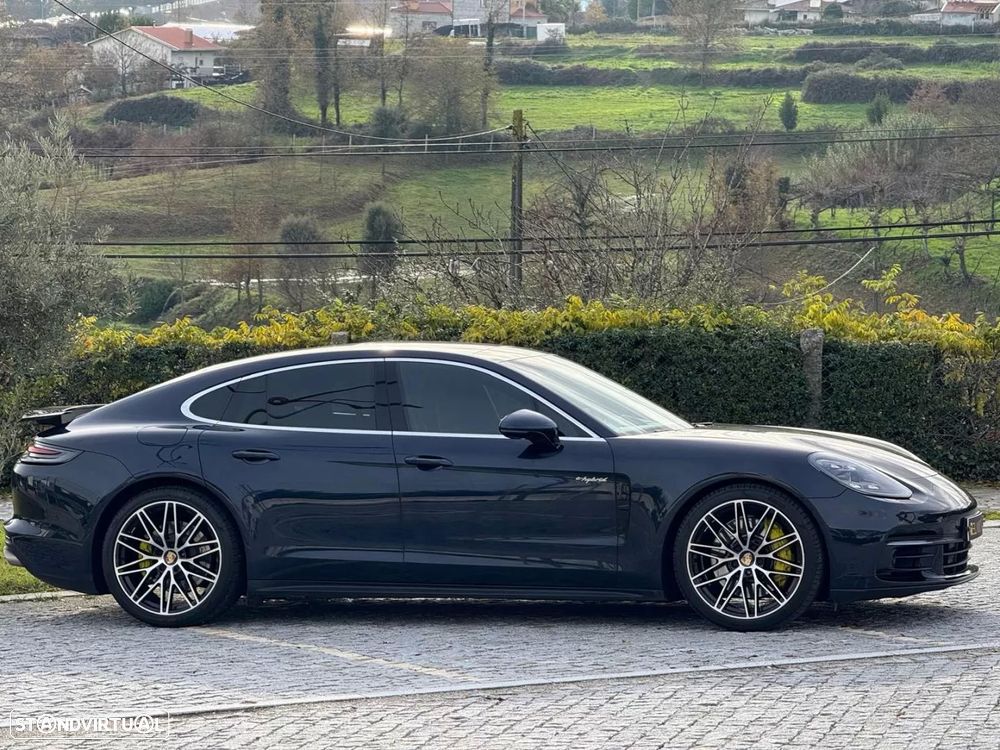 Porsche Panamera 4 E-Hybrid - 35