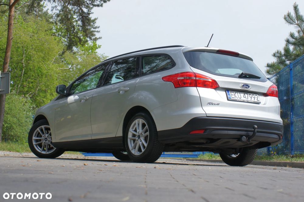 Ford Focus 1.5 TDCi DPF Start-Stopp-System Ambiente - 12
