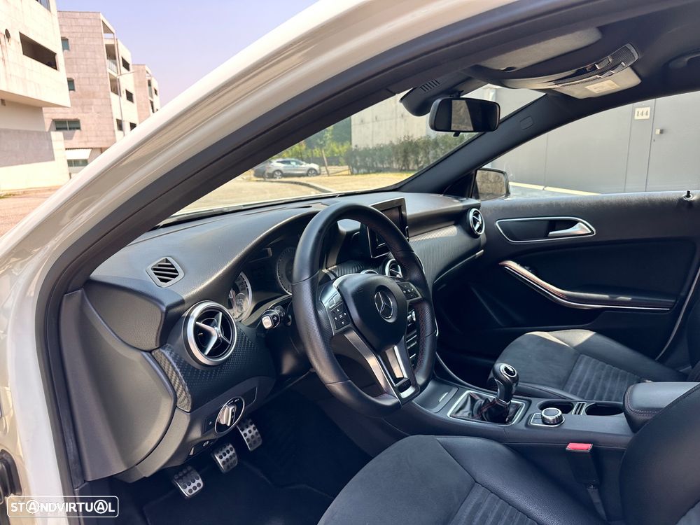 Mercedes-Benz A 180 d AMG Line - 25