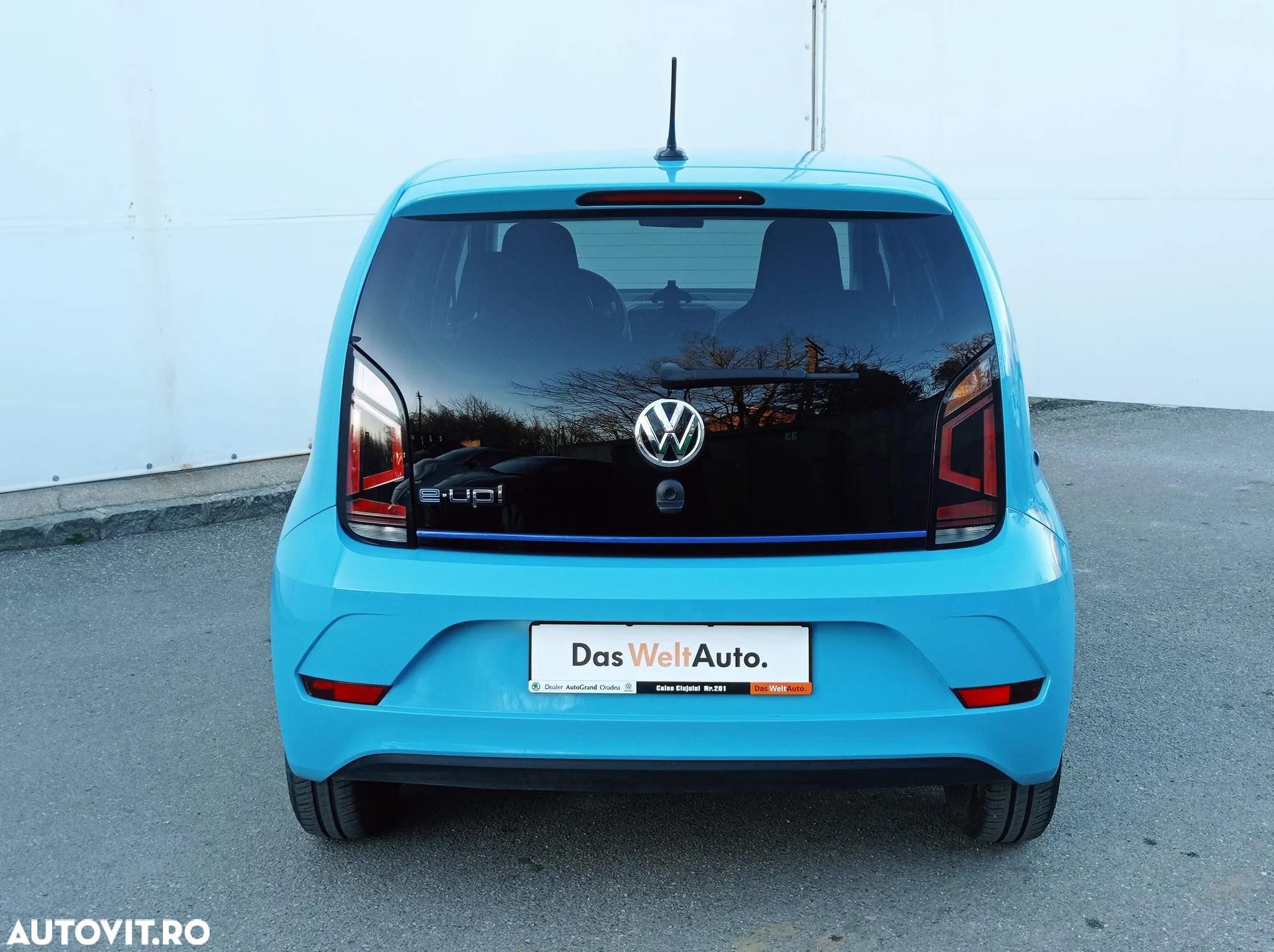 Volkswagen up! e-up! - 9
