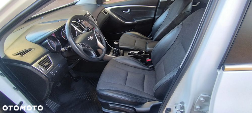 Hyundai i30 1.4 Premium - 17