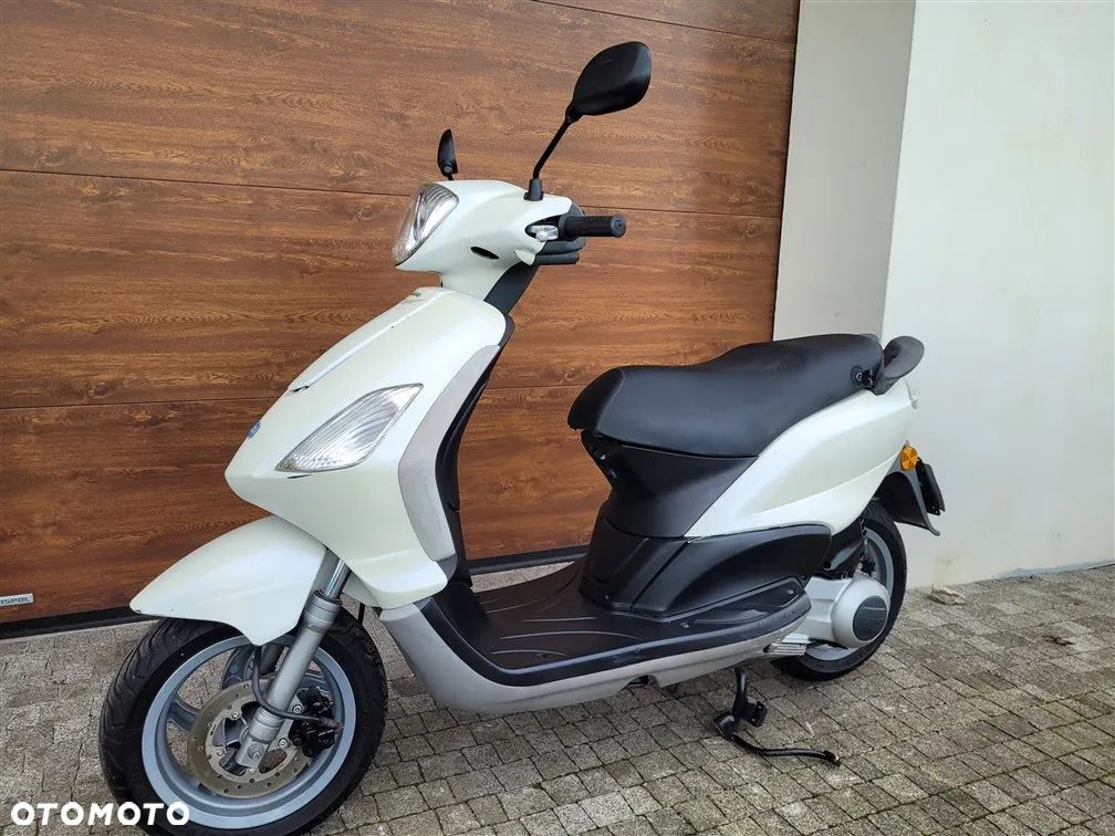 Piaggio FLY - 1