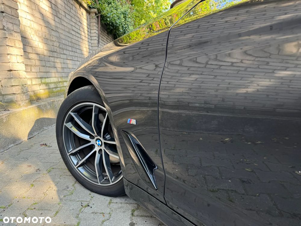 BMW Seria 5 518d mHEV - 16